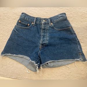 Womens lucky brand traveler denim shorts size 27!